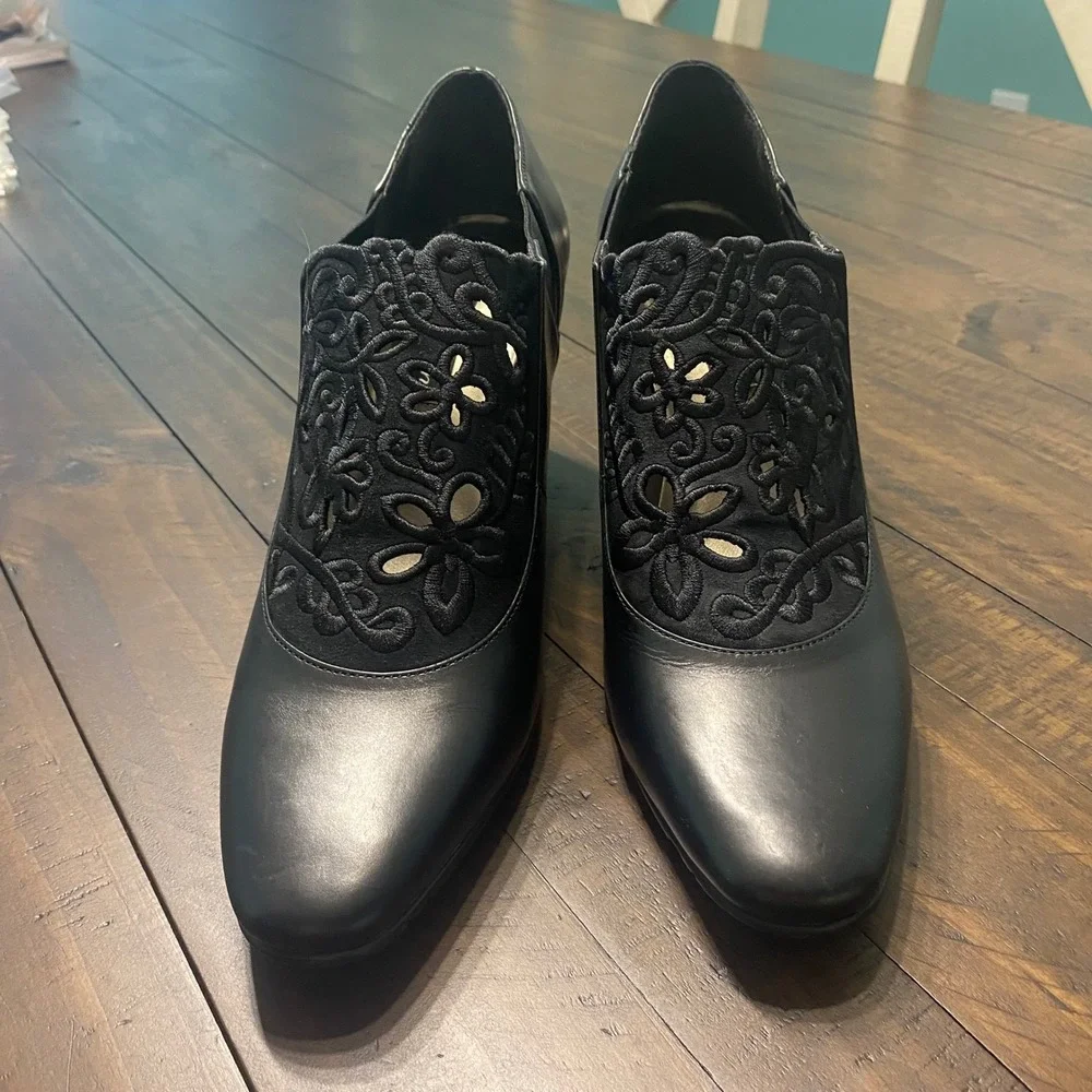 Brighton Rand Black Leather Embroidered Filigree Heel Ankle Boots 10M Vitage 90s